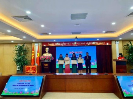 Chúc mừng cô giáo Phạm Thu Thủy đạt giải Nhất cuộc thi Báo cáo viên pháp luật, tuyên truyền viên pháp luật giỏi cấp Thành phố.