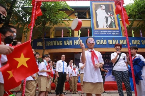 Học sinh được trải nghiệm nhiều trò chơi dân gian trong lễ khai giảng