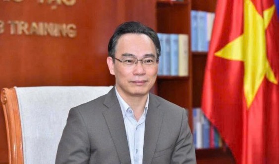 Ông Hoàng Minh Sơn giữ chức Bộ trưởng Giáo dục và Đào tạo